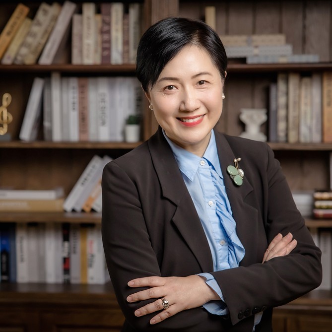 Dr Sylvia CHAN, MH